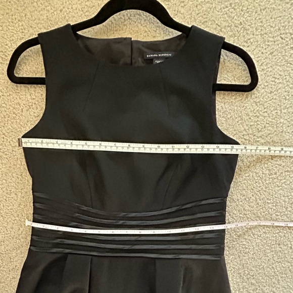 Banana Republic Black Wool Stretch Dress Sz 4P - Picture 4 of 9